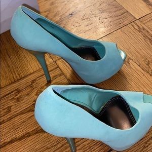 Never Worn Cute Seafoam Green Heels